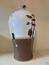 Load image into Gallery viewer, Oriente Heliconia Ceramic Pot
