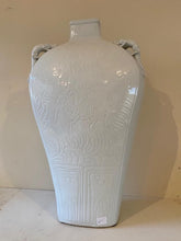 Load image into Gallery viewer, White Glaze with Lizards Vase
